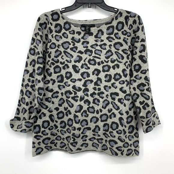 Tahari Sweaters - Tahari Sweater Gray Black Leopard Print 3/4 Sleeve Knit Stretch